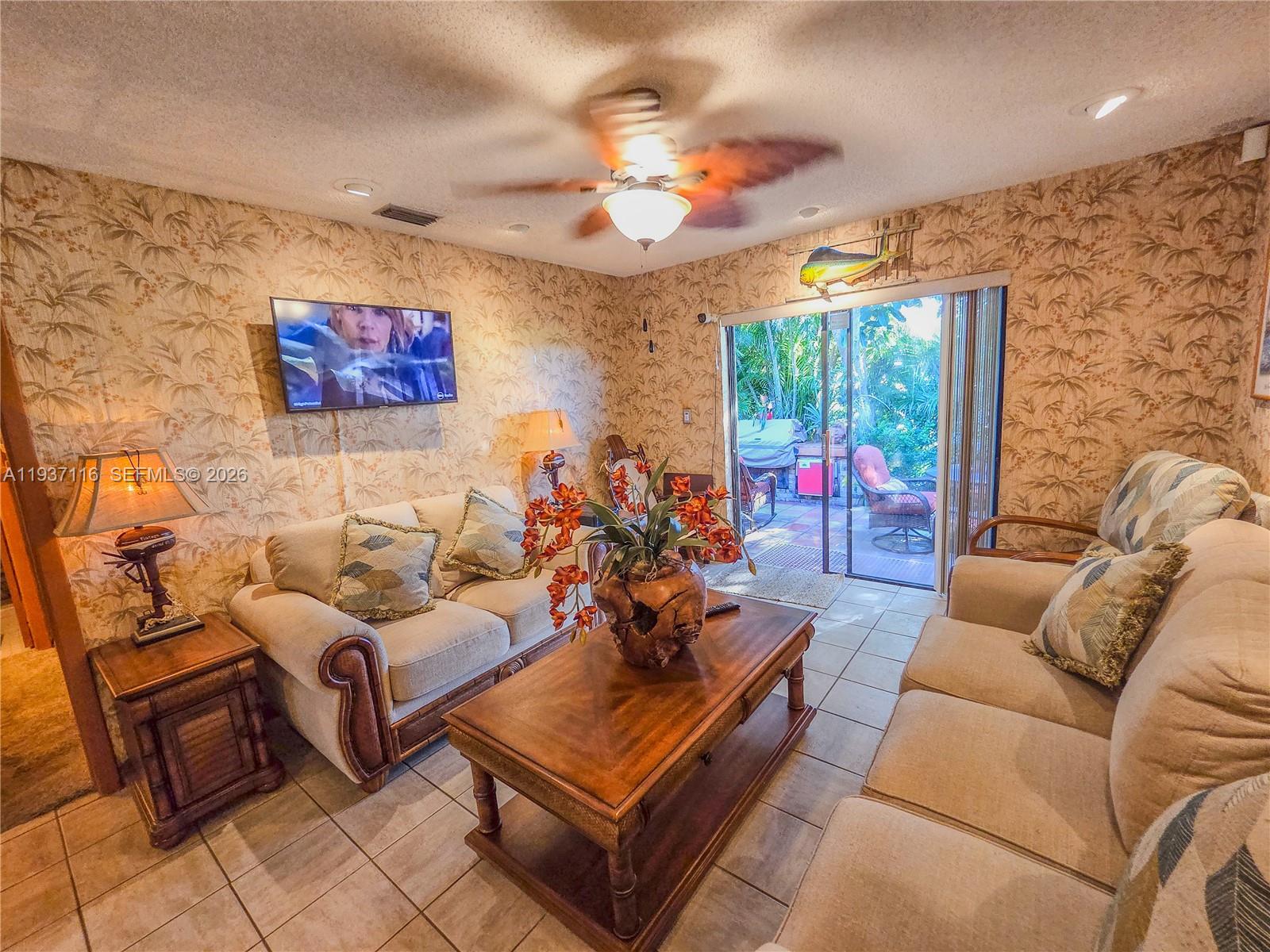 HEFTLER TOWNHOUSES AT RED - Residential Lease