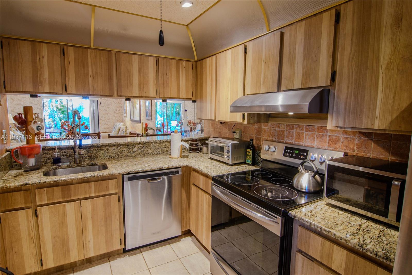 HEFTLER TOWNHOUSES AT RED - Residential Lease