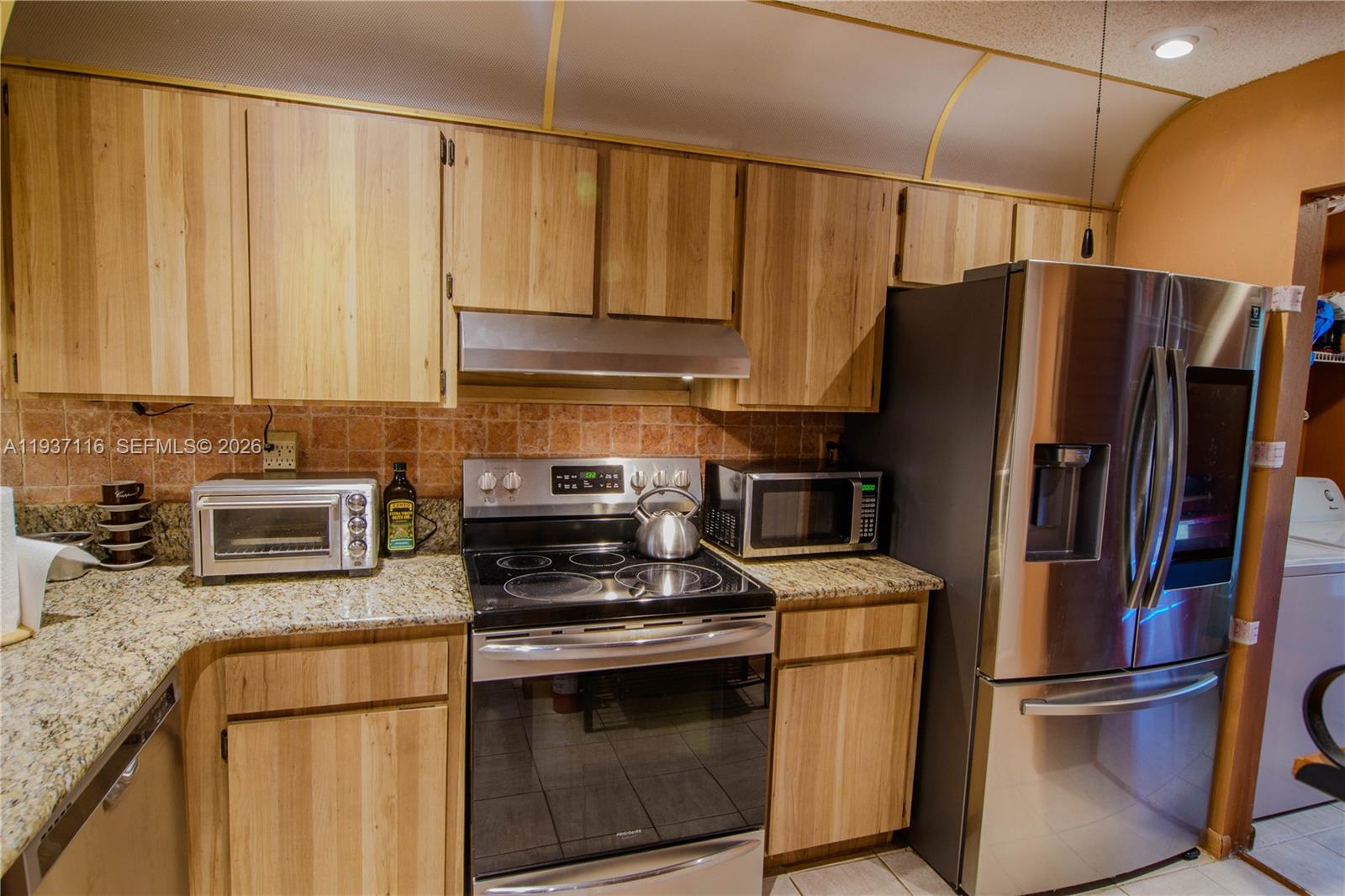 HEFTLER TOWNHOUSES AT RED - Residential Lease