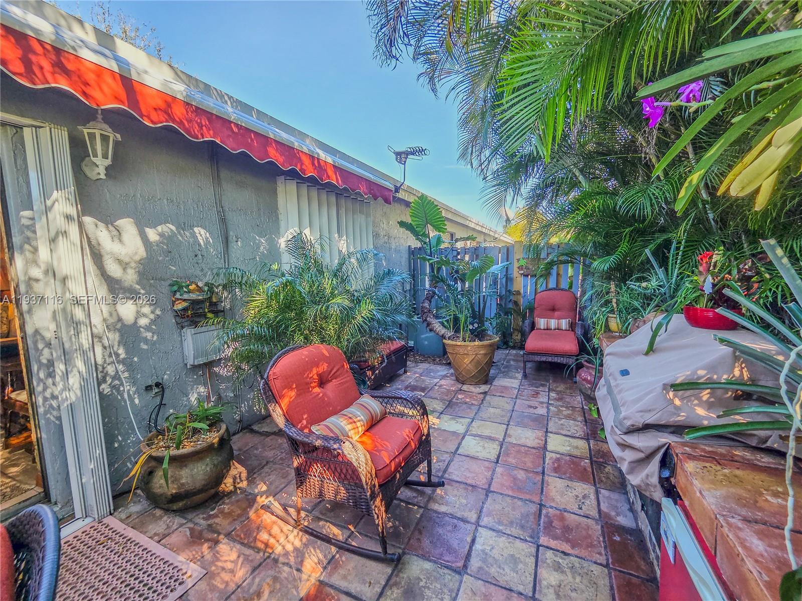 HEFTLER TOWNHOUSES AT RED - Residential Lease