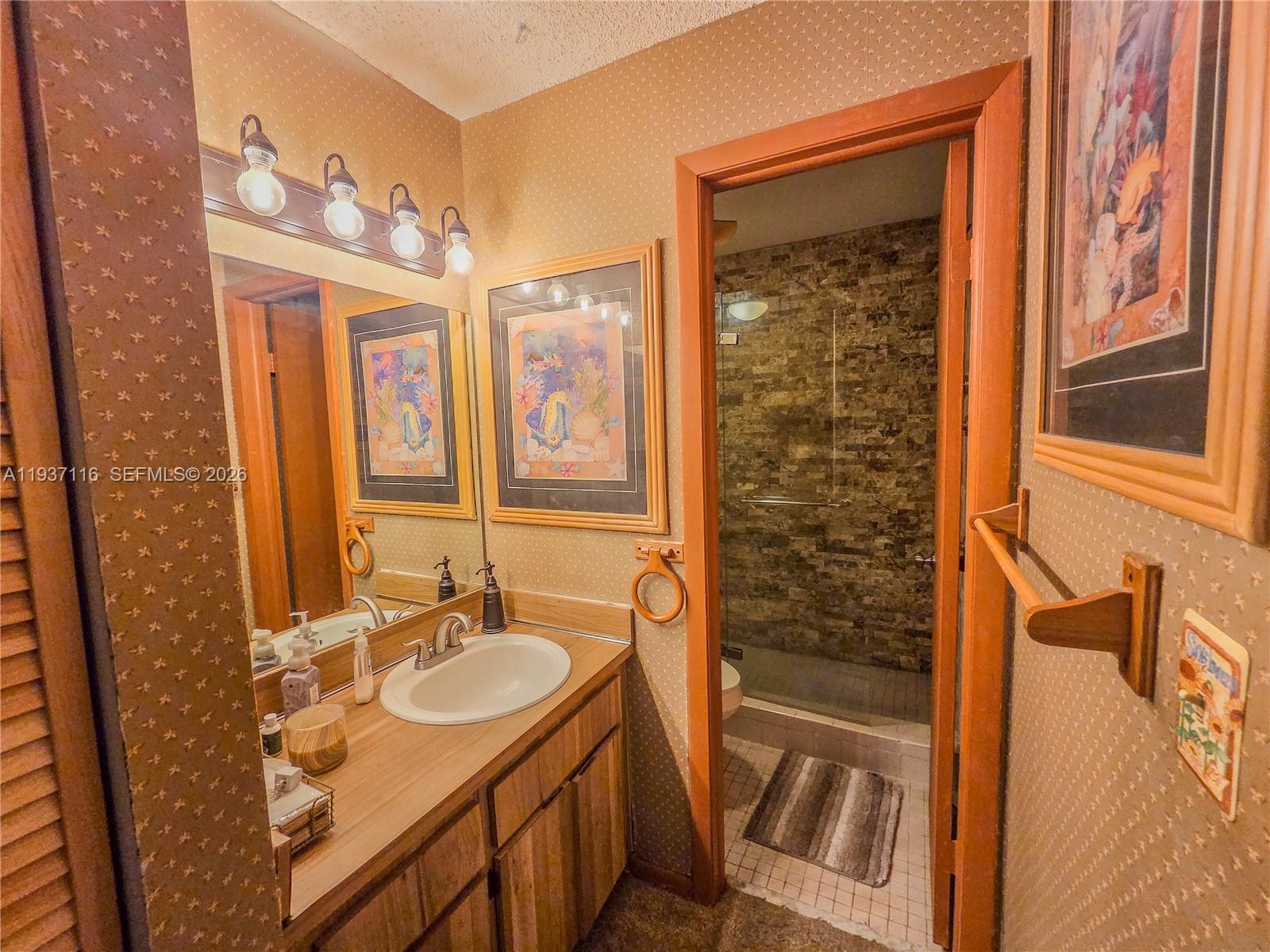 HEFTLER TOWNHOUSES AT RED - Residential Lease