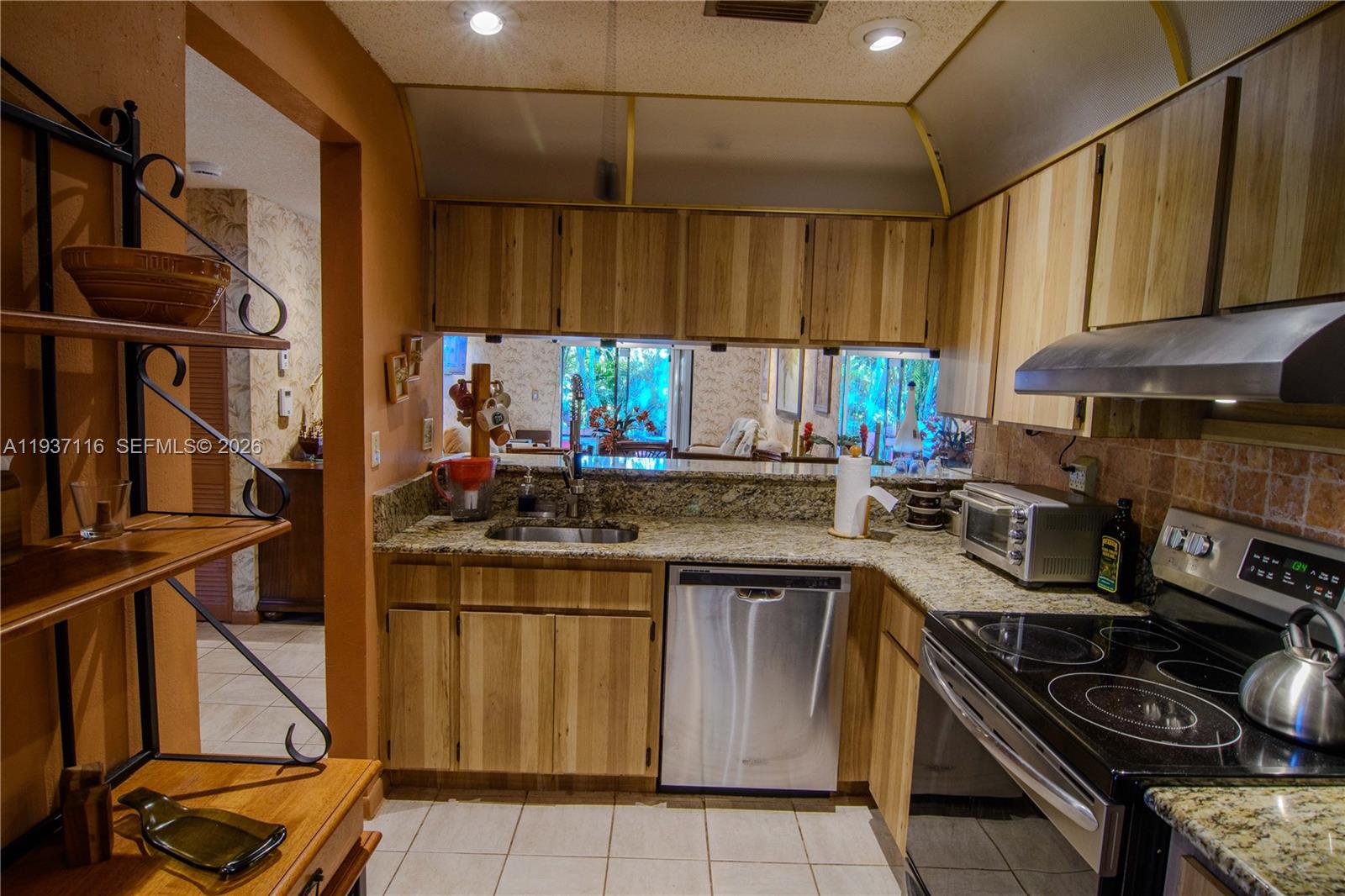 HEFTLER TOWNHOUSES AT RED - Residential Lease