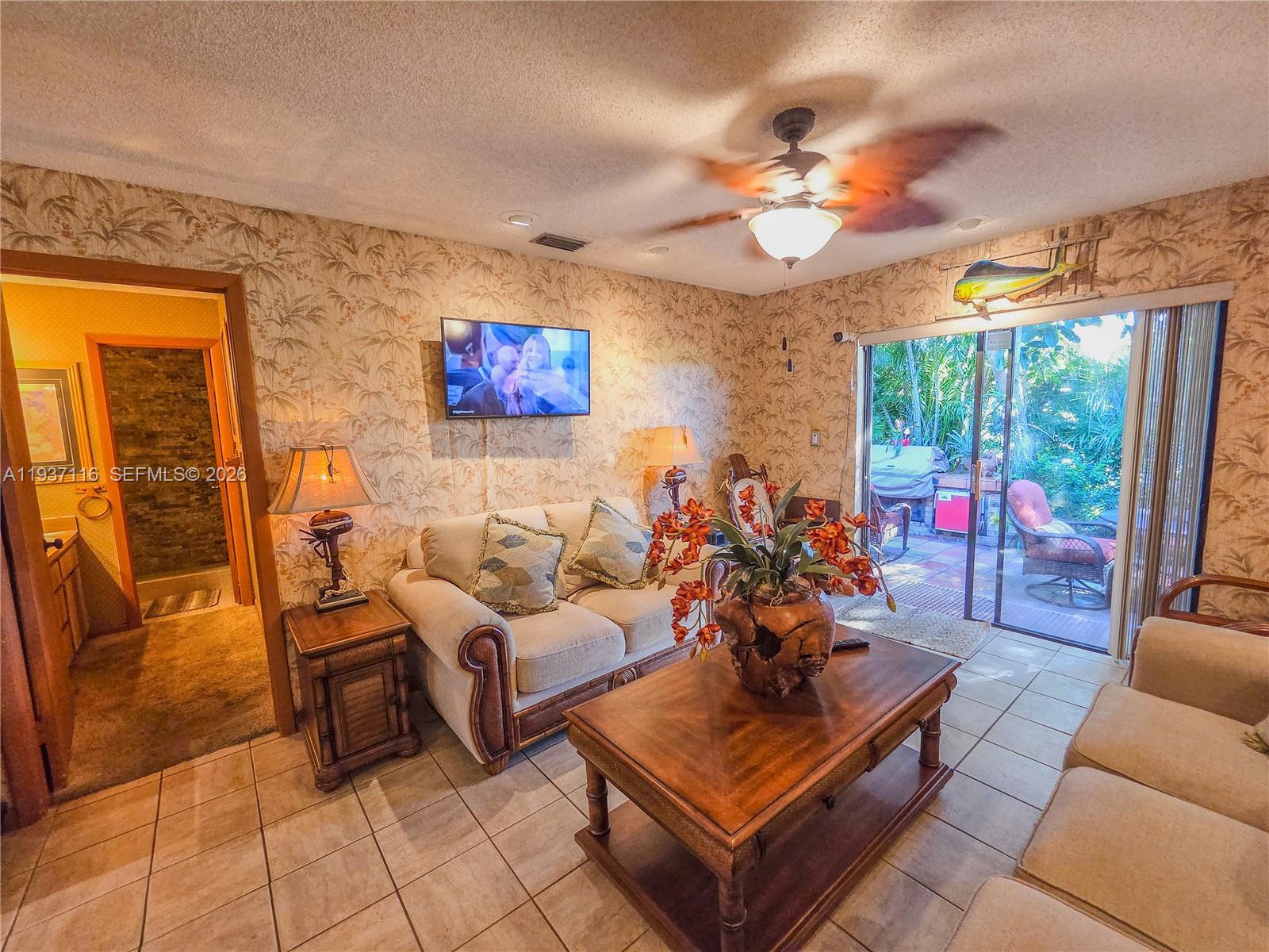 HEFTLER TOWNHOUSES AT RED - Residential Lease