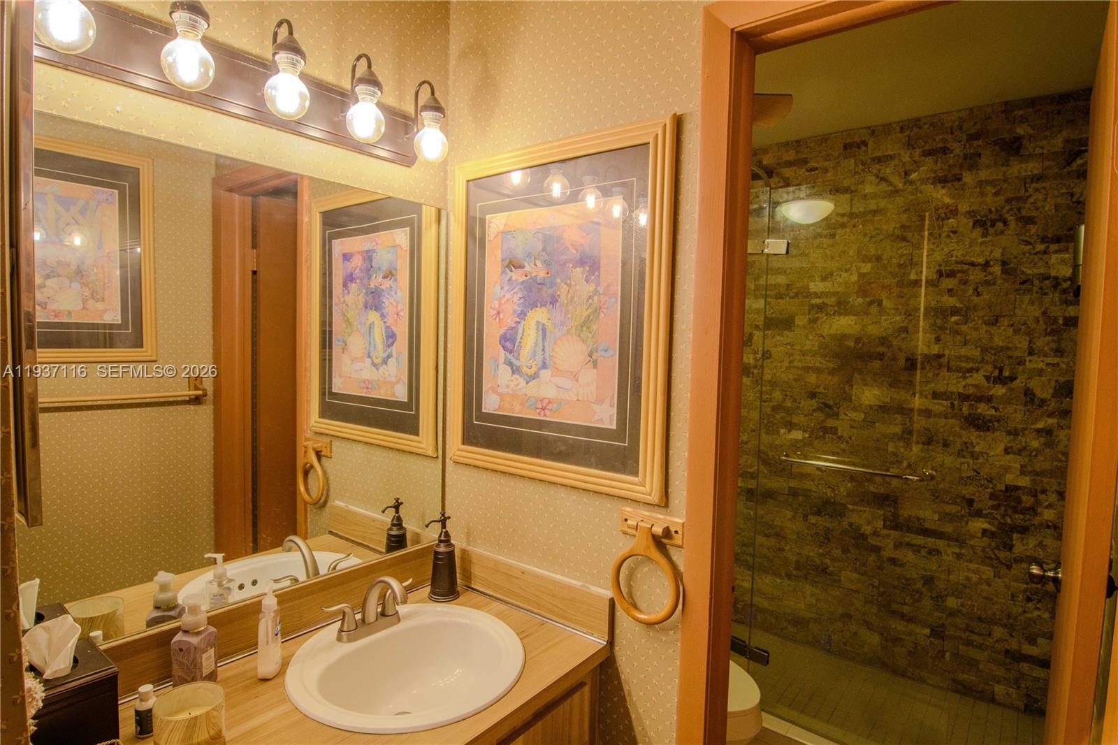 HEFTLER TOWNHOUSES AT RED - Residential Lease