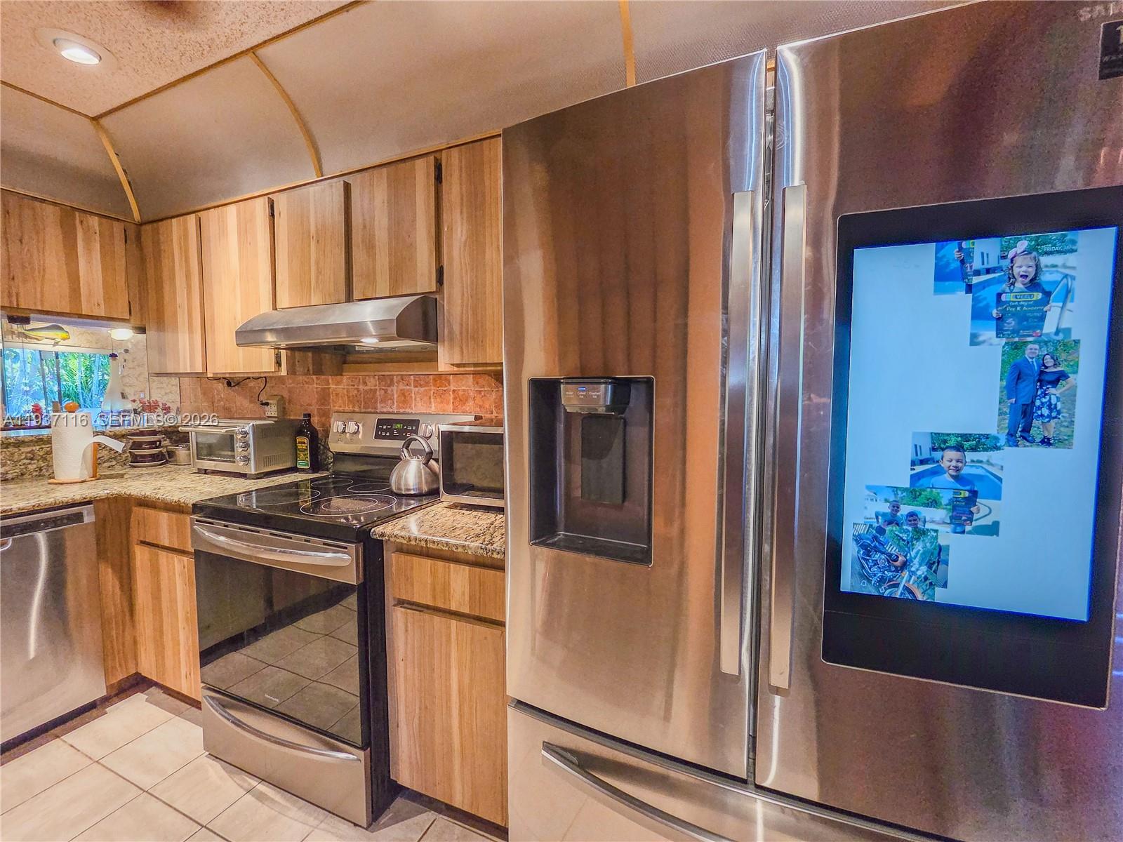 HEFTLER TOWNHOUSES AT RED - Residential Lease