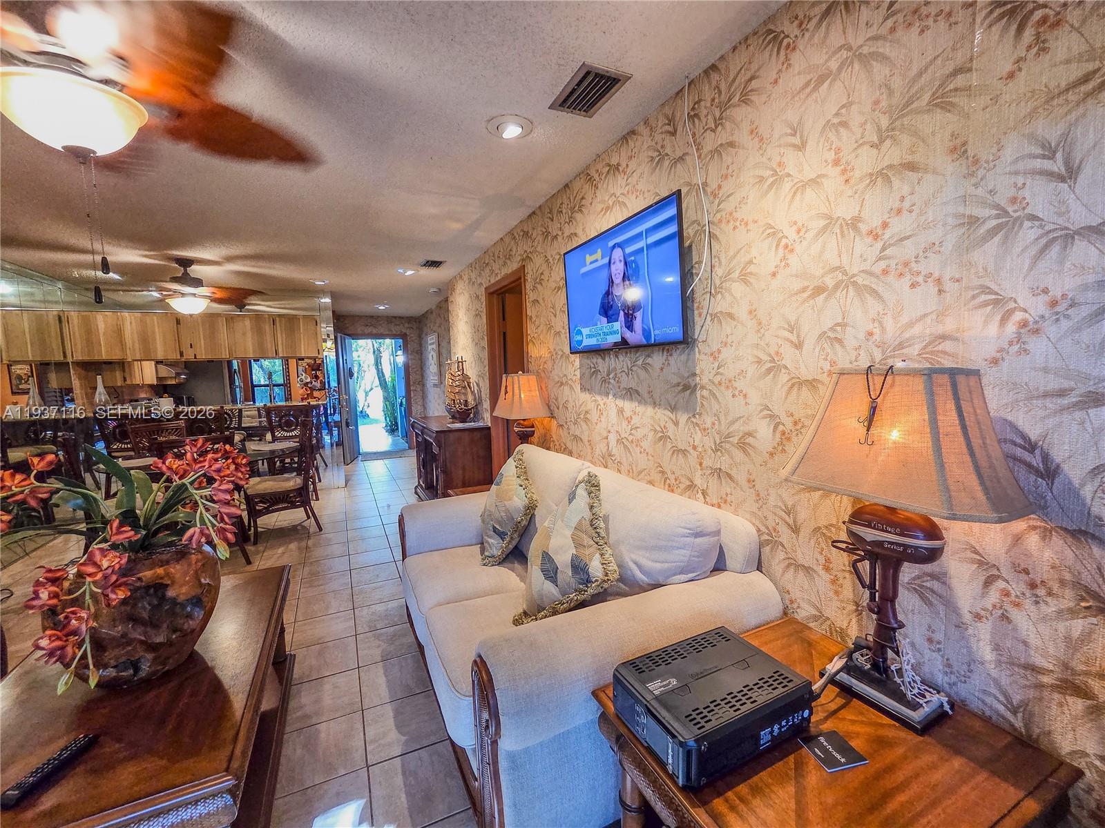 HEFTLER TOWNHOUSES AT RED - Residential Lease