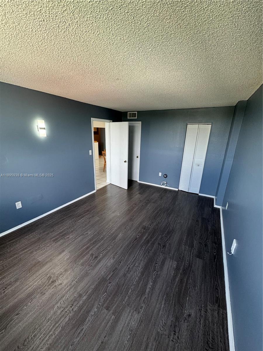 HARBOUR POINTE OF MIAMI C - Residential