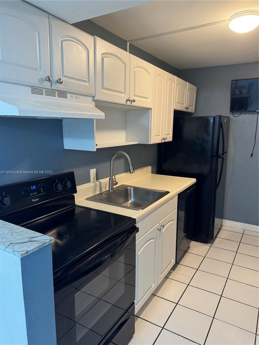 HARBOUR POINTE OF MIAMI C - Residential