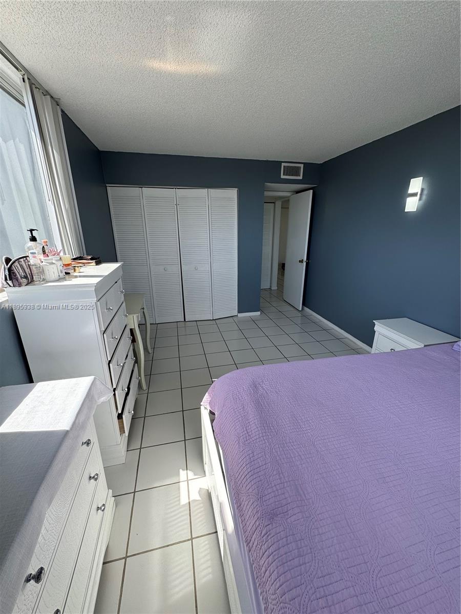 HARBOUR POINTE OF MIAMI C - Residential