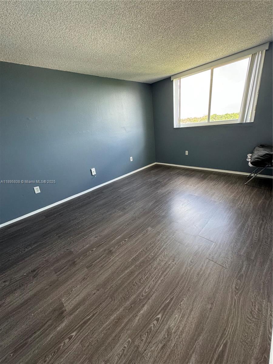HARBOUR POINTE OF MIAMI C - Residential