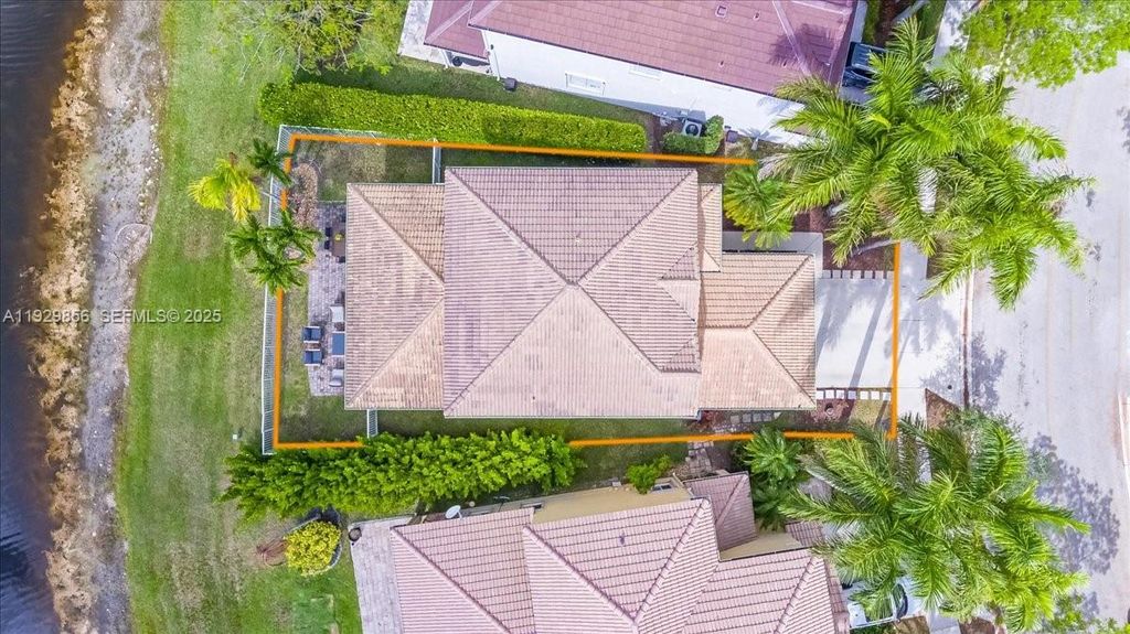 Photo of 920 Golden Cane Dr, Weston, FL 33327 (MLS # A11929856)