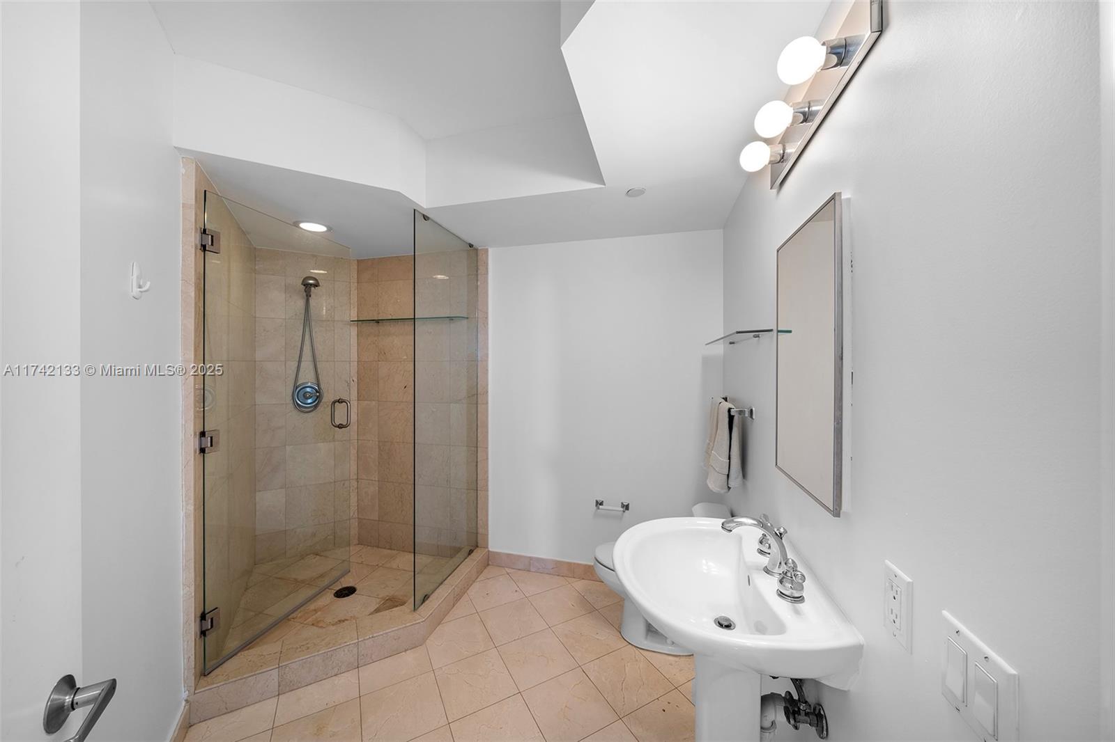 AKOYA CONDO - Residential