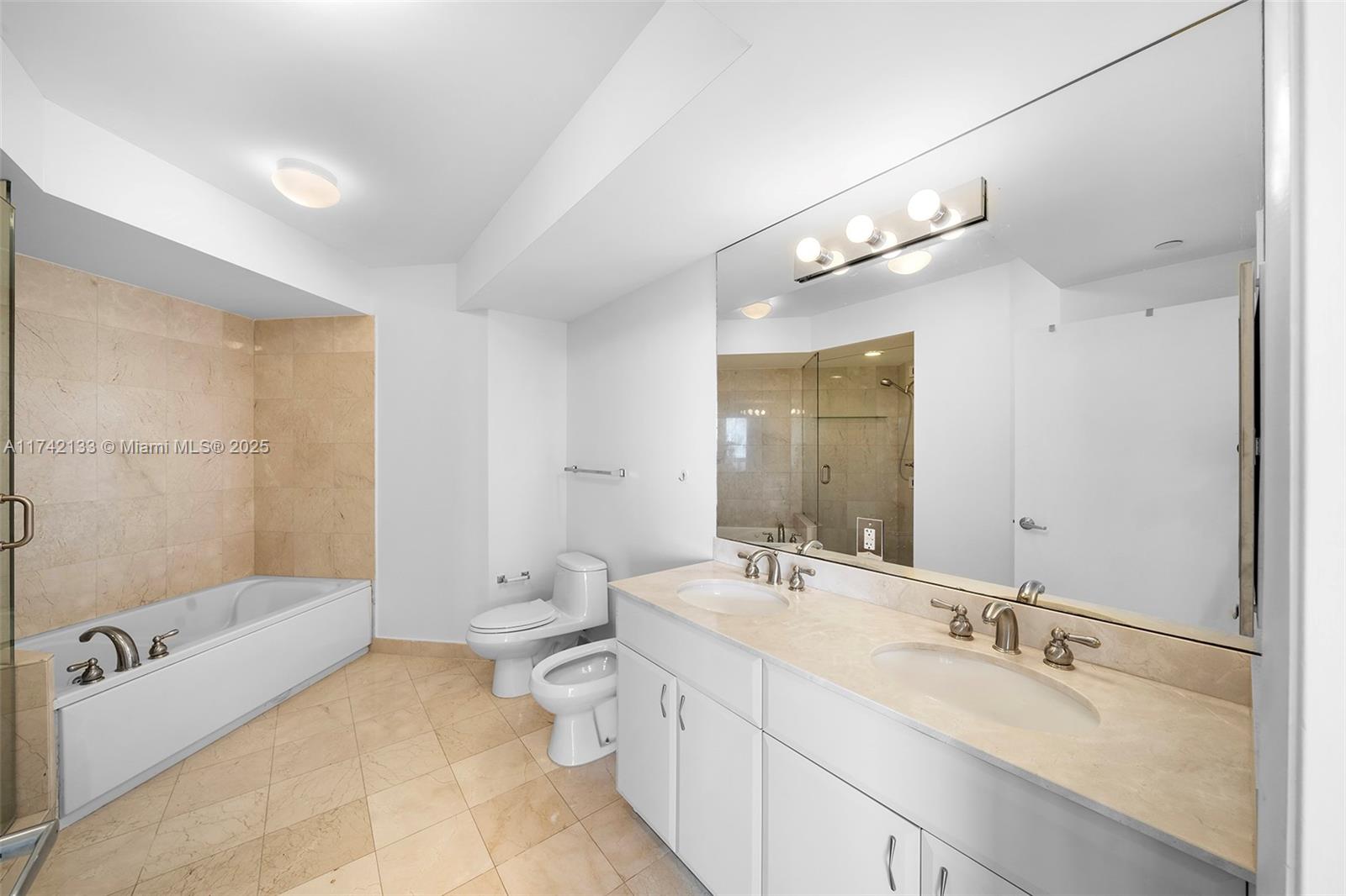 AKOYA CONDO - Residential