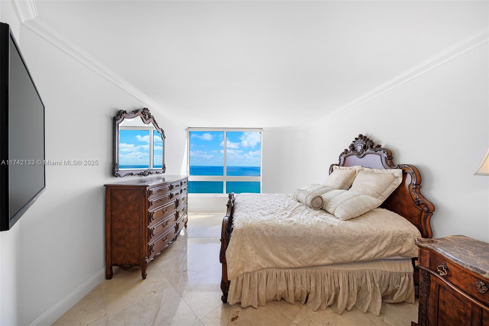 AKOYA CONDO - Residential