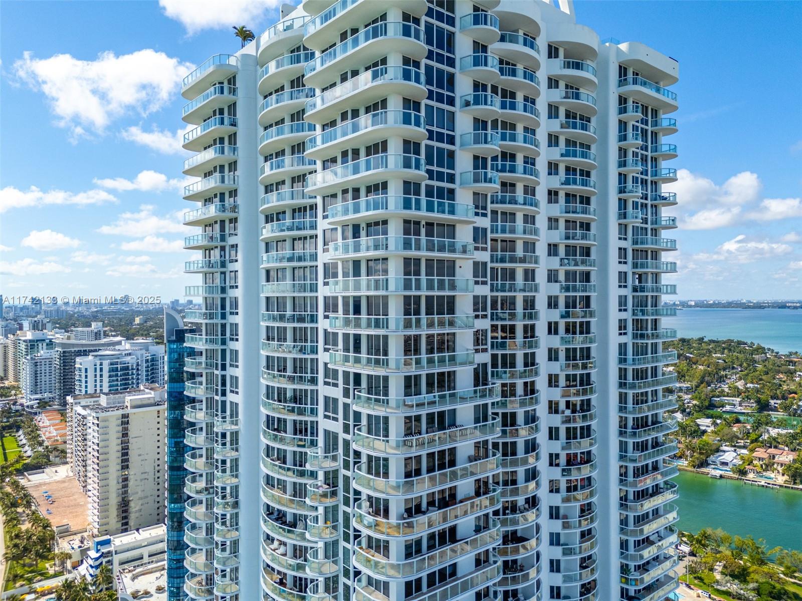 AKOYA CONDO - Residential