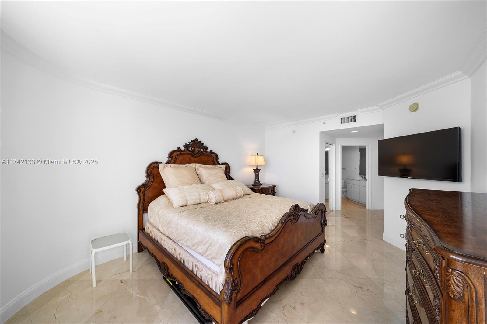 AKOYA CONDO - Residential