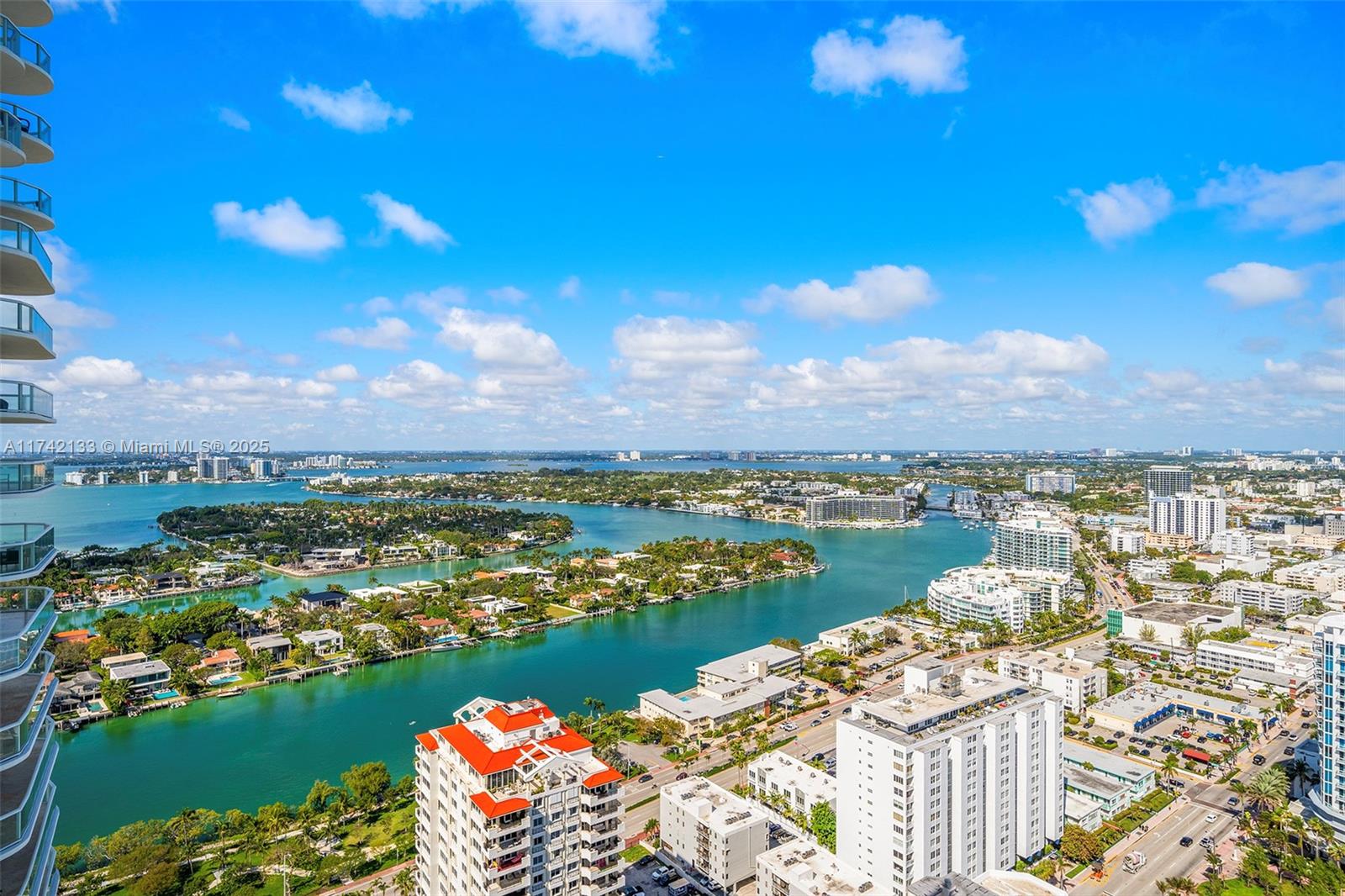 AKOYA CONDO - Residential