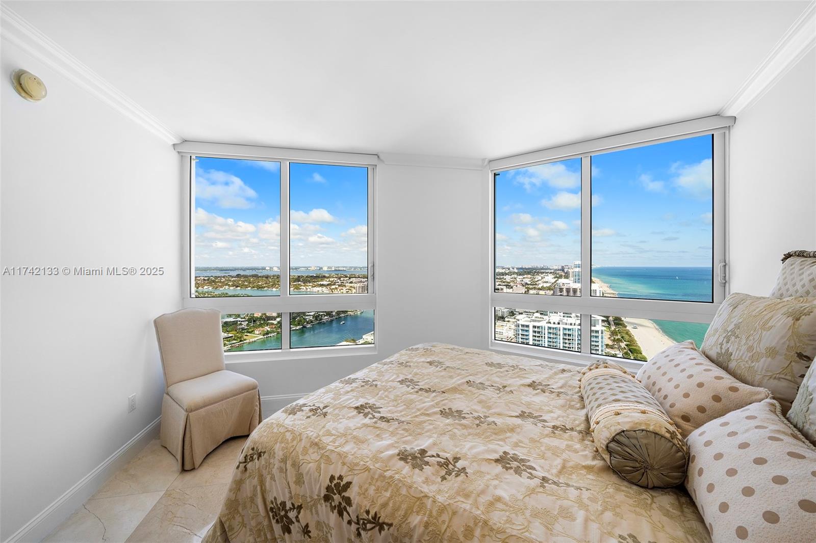AKOYA CONDO - Residential