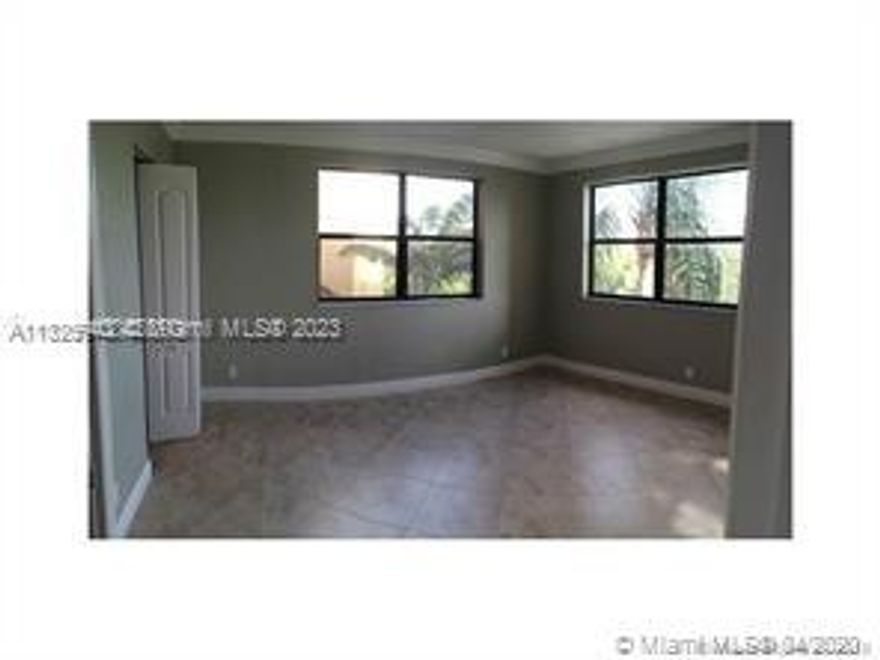 BEAUTIFULLY RENOVATED CORNER UNIT CONDO. CENTRALLY LOCATED NEAR PALMETTO EXPRESSWAY, MIAMI INTERNATIONAL AIRPORT AND DOLPHIN MALL. RESORT-STYLE COMPLEX WITH AMENITIES INCLUDING 4 SPARKLING POOLS, 4 JACUZZIS, 2-STORY FULLY EQUIPPED FITNESS CENTER, ELEGANT CLUBHOUSE, MODERN BUSINESS CENTER, TENNIS COURTS, RACQUETBALL COURTS, BBQ AREA & CAR CARE CENTER.