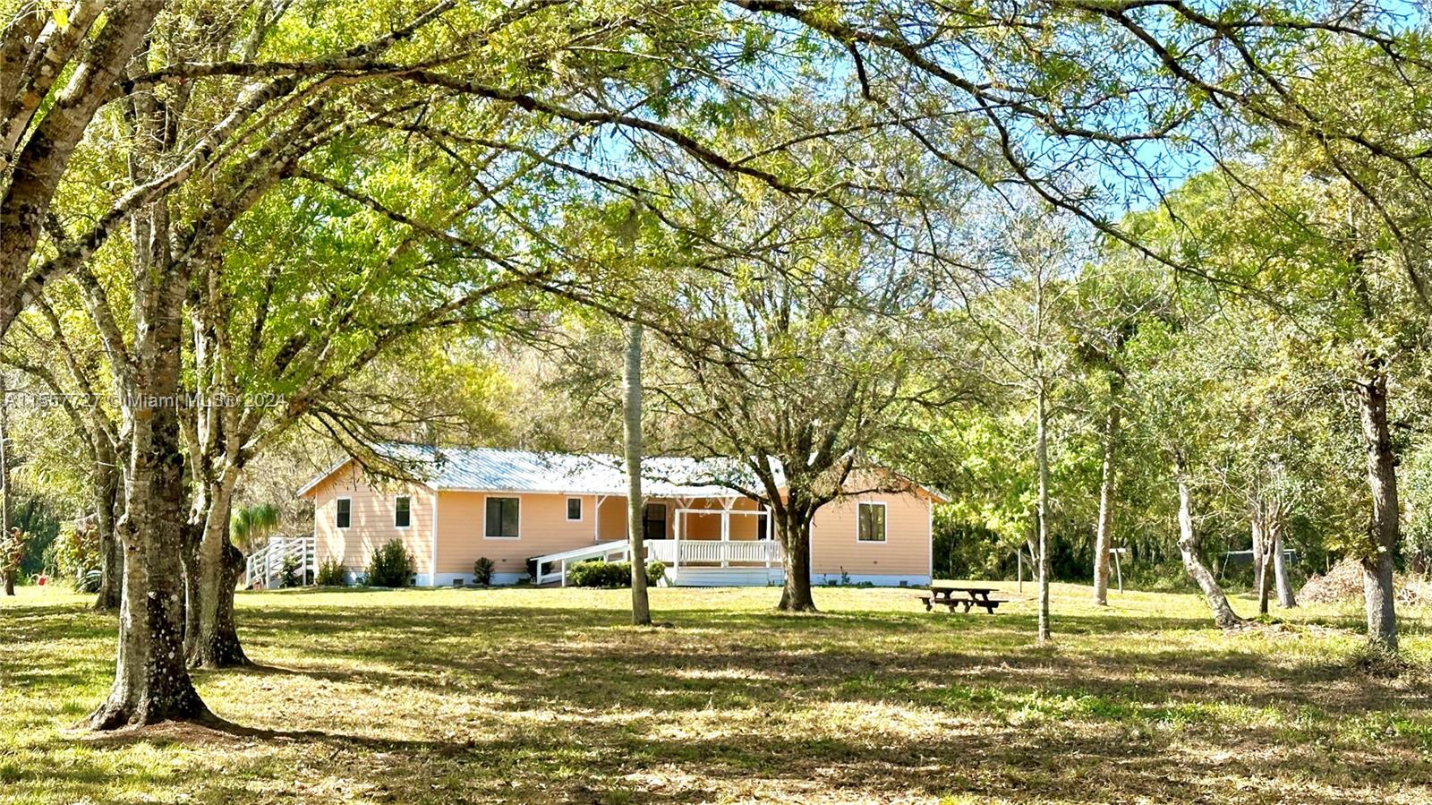 LAKE MONTAZA ESTATES - Residential