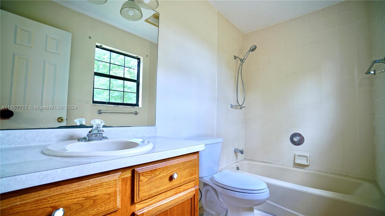 LAKE MONTAZA ESTATES - Residential