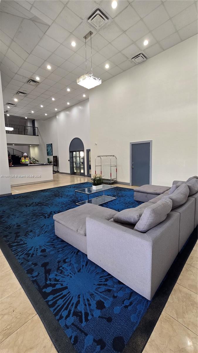 SAILBOAT CAY CONDO - Residential Lease