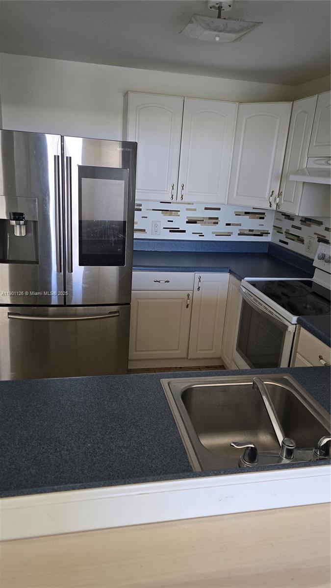 SAILBOAT CAY CONDO - Residential Lease