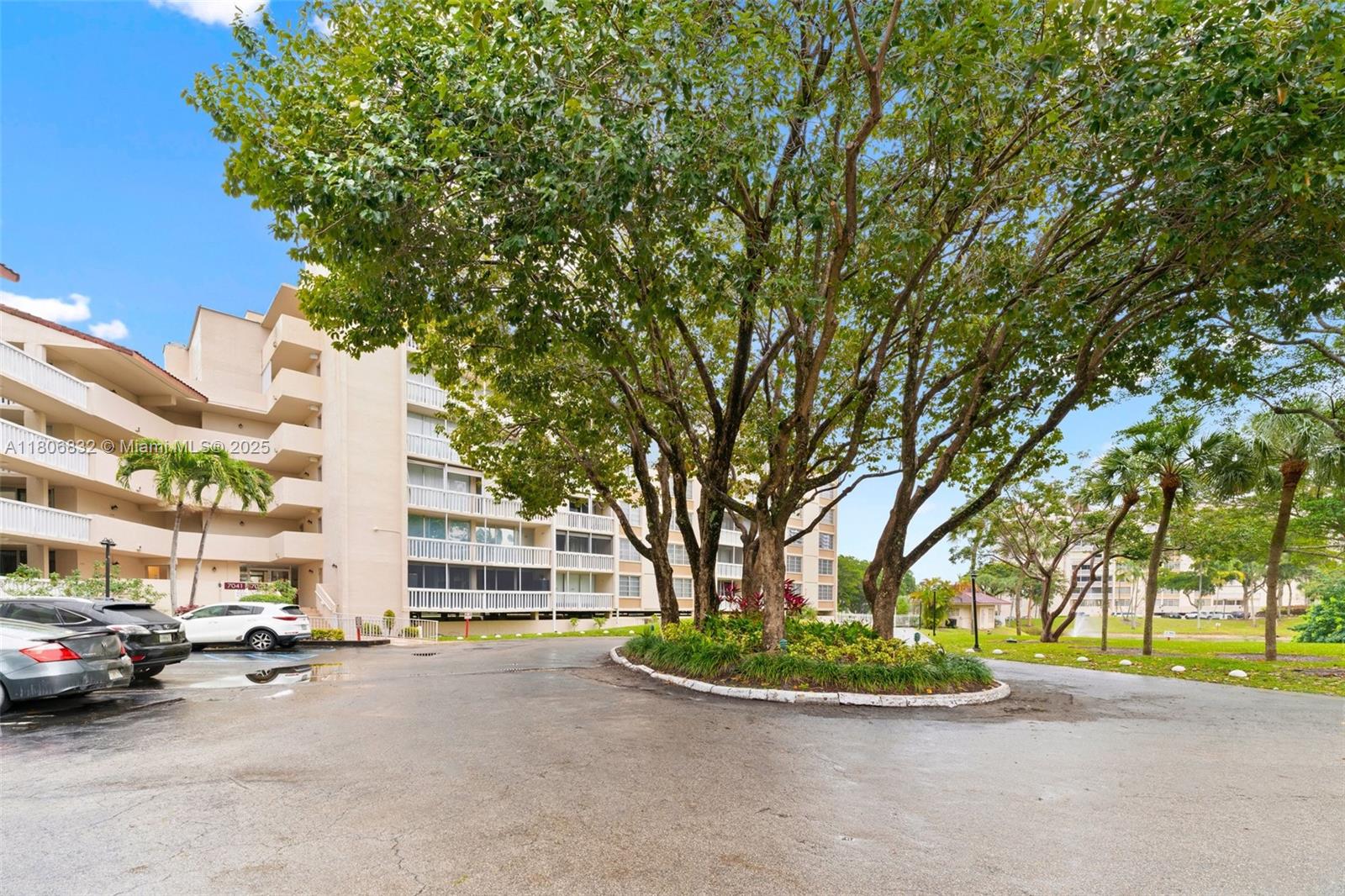 Property for Sale at 7051 Environ Blvd 633, Lauderhill, Miami-Dade County, Florida - Bedrooms: 2 
Bathrooms: 2  - $200,000