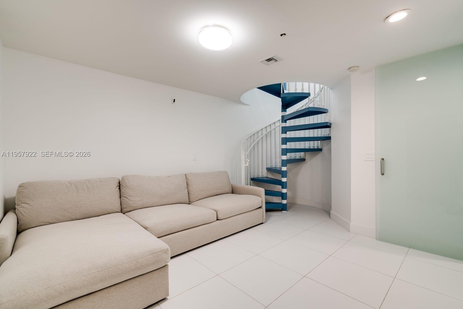 VIZCAYNE SOUTH CONDO - Residential