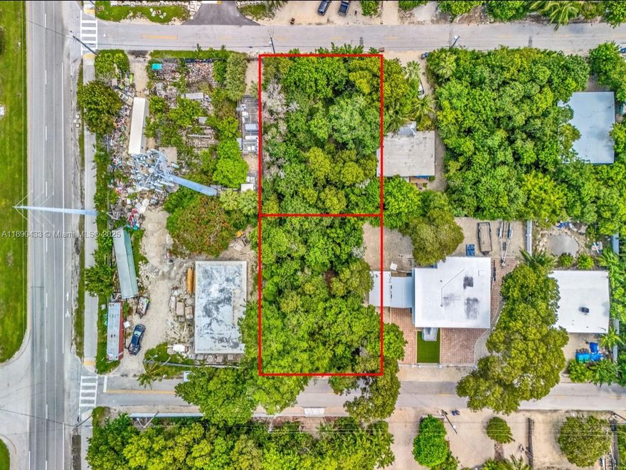 This is your chance to own buildable land in south key largo ocean side 
This lot is being offered with an adjacent directly behind it ''back to back'' lot 
The address to the other lot is 1032 Snapper ln
Both are being sold for $495,000 as a package and possible owner financing is available