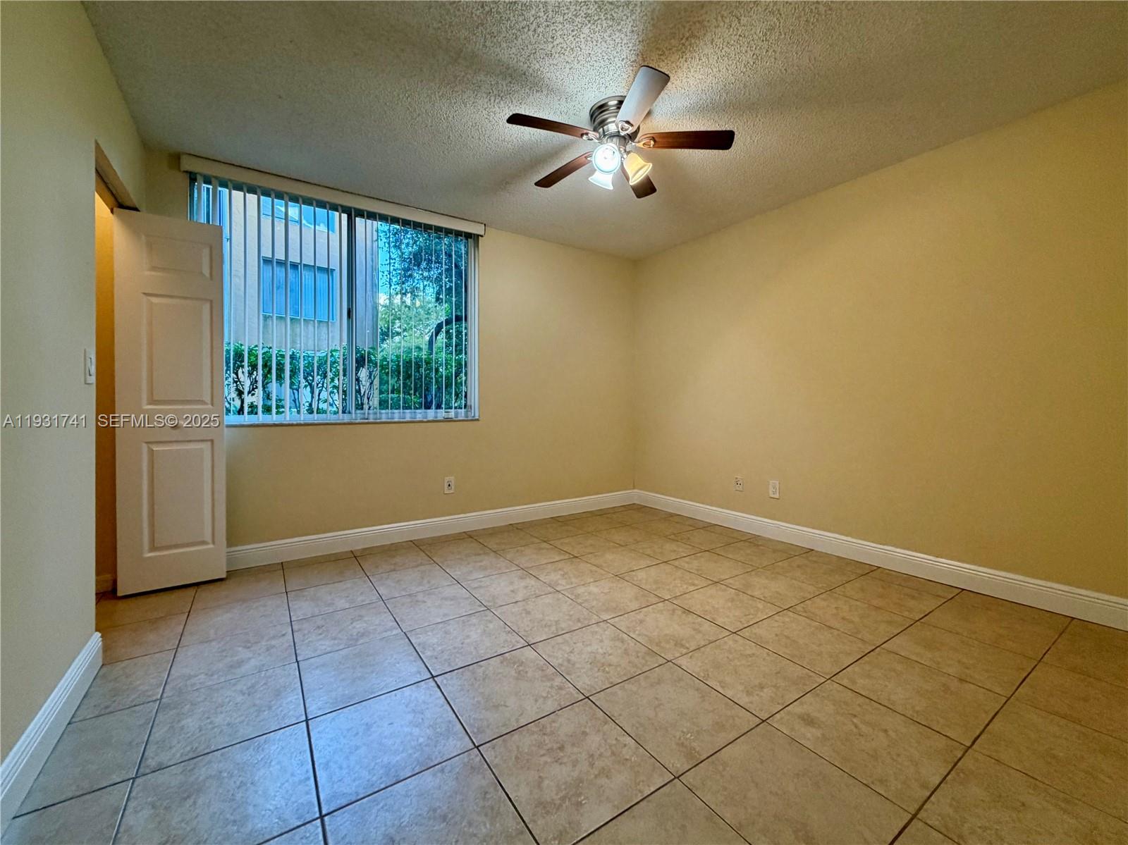 WINDWARD LAKES CONDO - Residential Lease