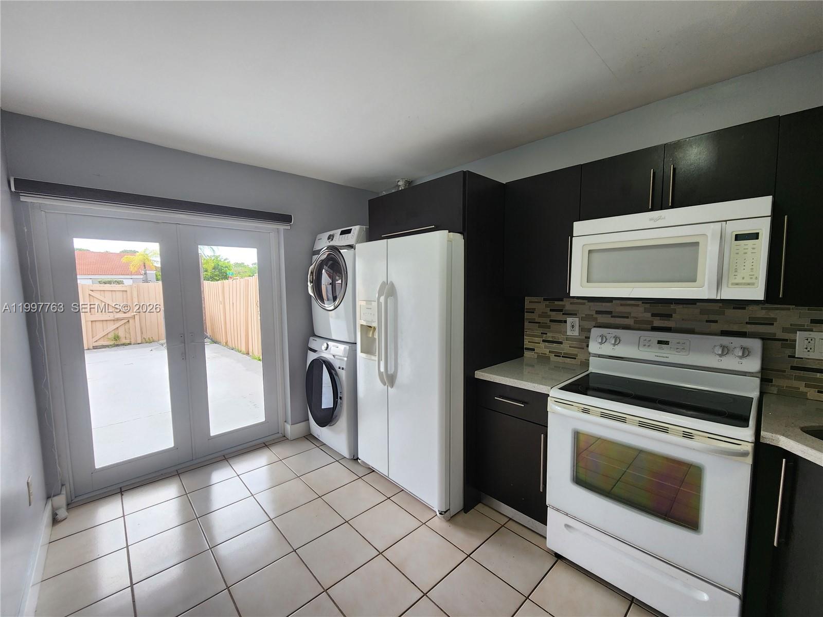 BARCLAY ESTATES 1ST ADDN - Residential Lease