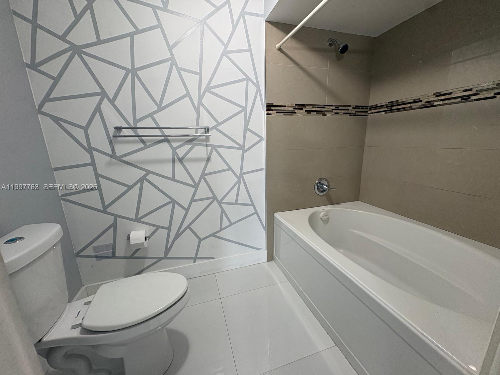 BARCLAY ESTATES 1ST ADDN - Residential Lease