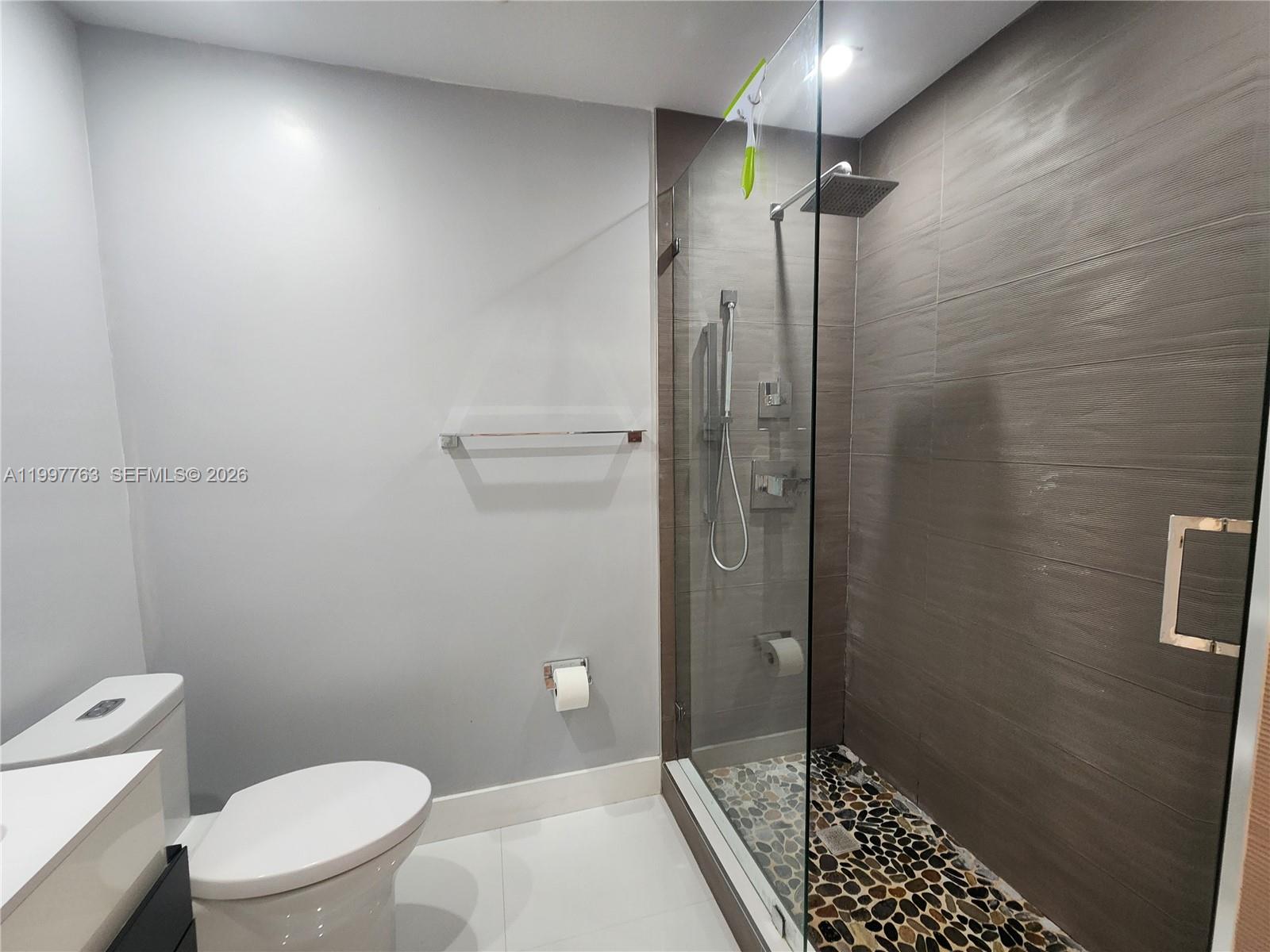 BARCLAY ESTATES 1ST ADDN - Residential Lease