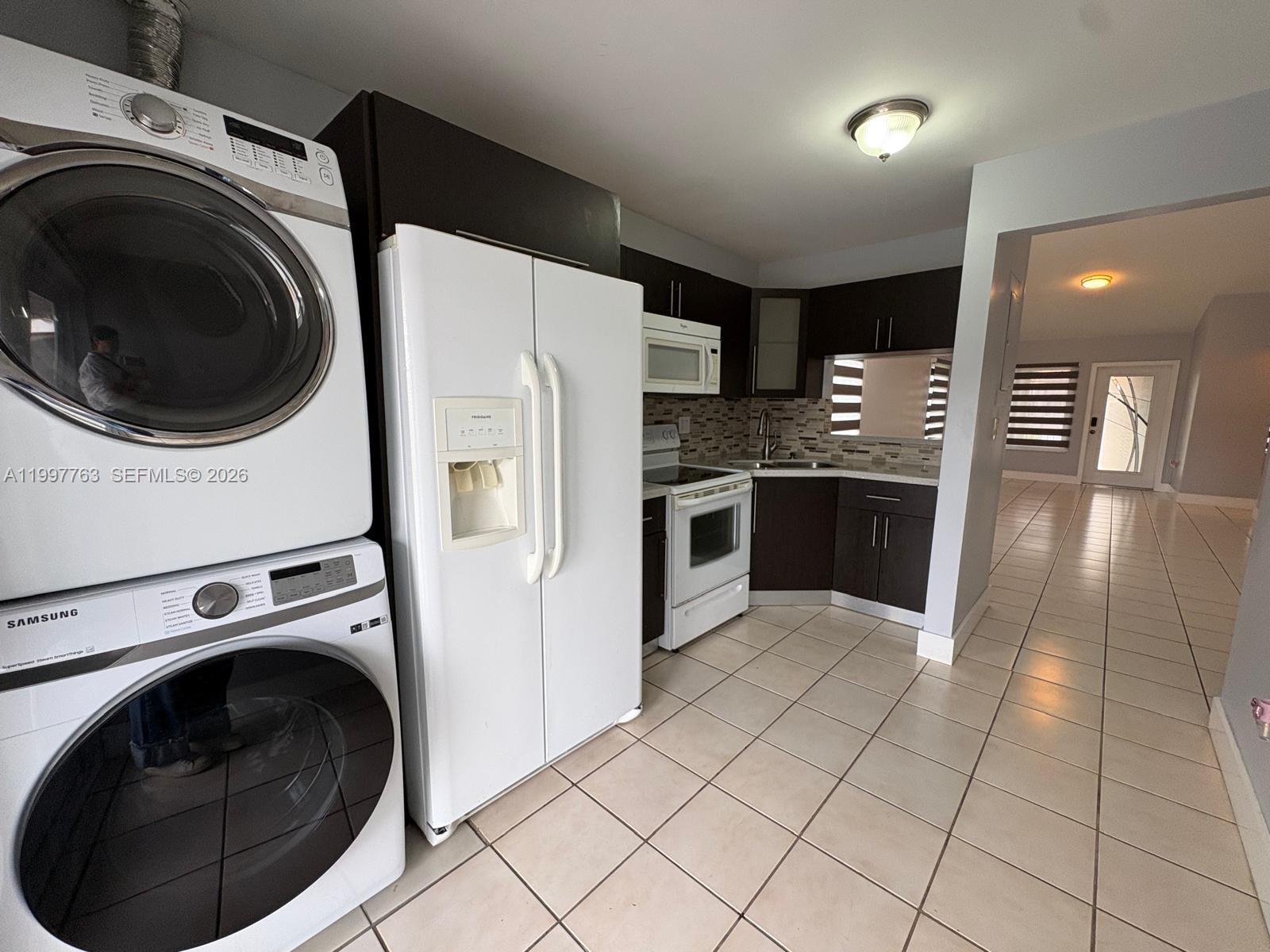 BARCLAY ESTATES 1ST ADDN - Residential Lease