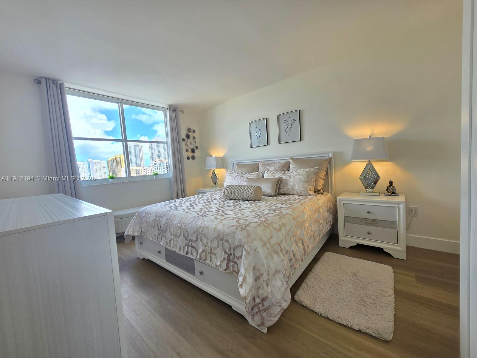 ARLEN HOUSE CONDO - Residential