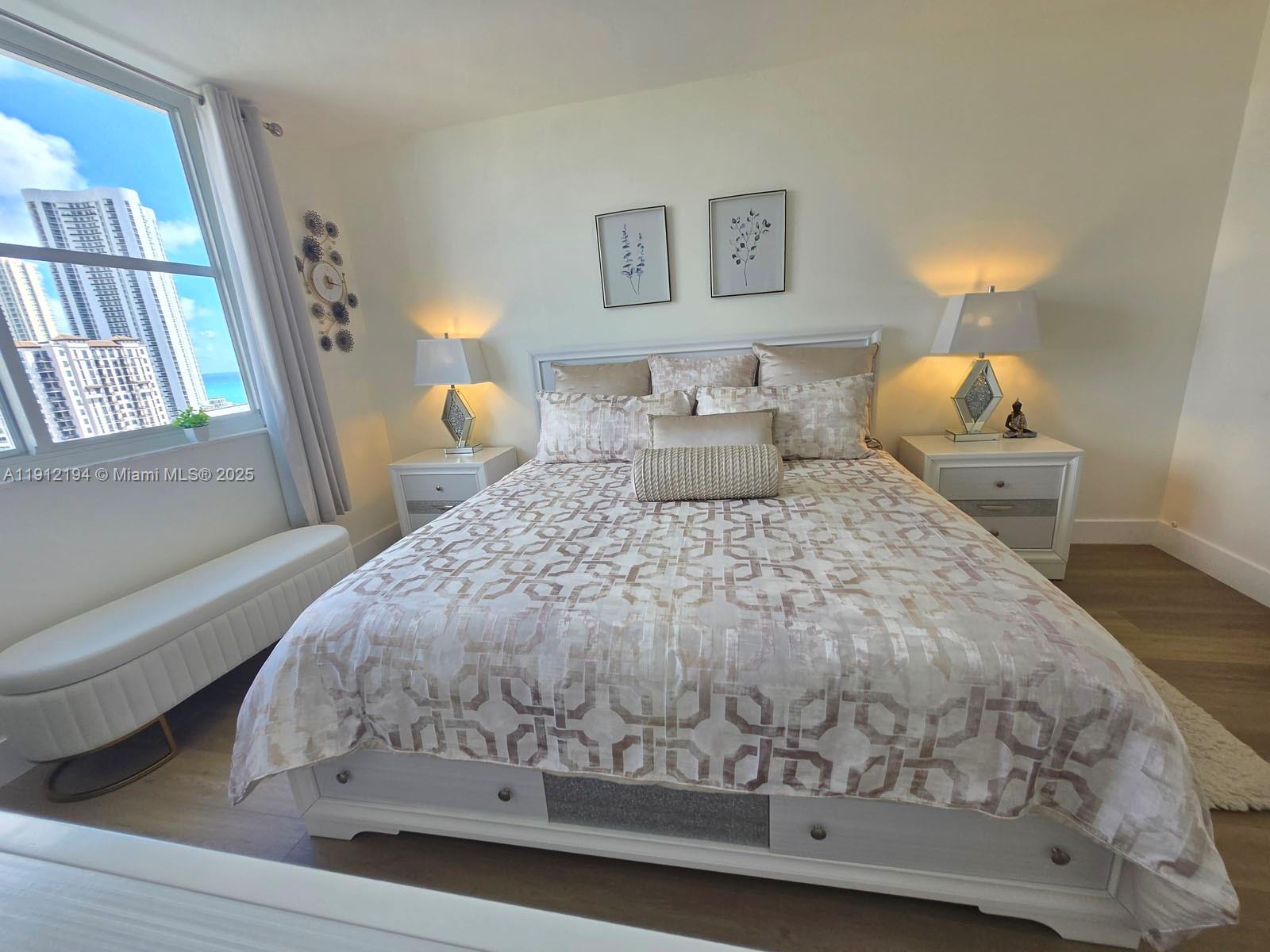 ARLEN HOUSE CONDO - Residential