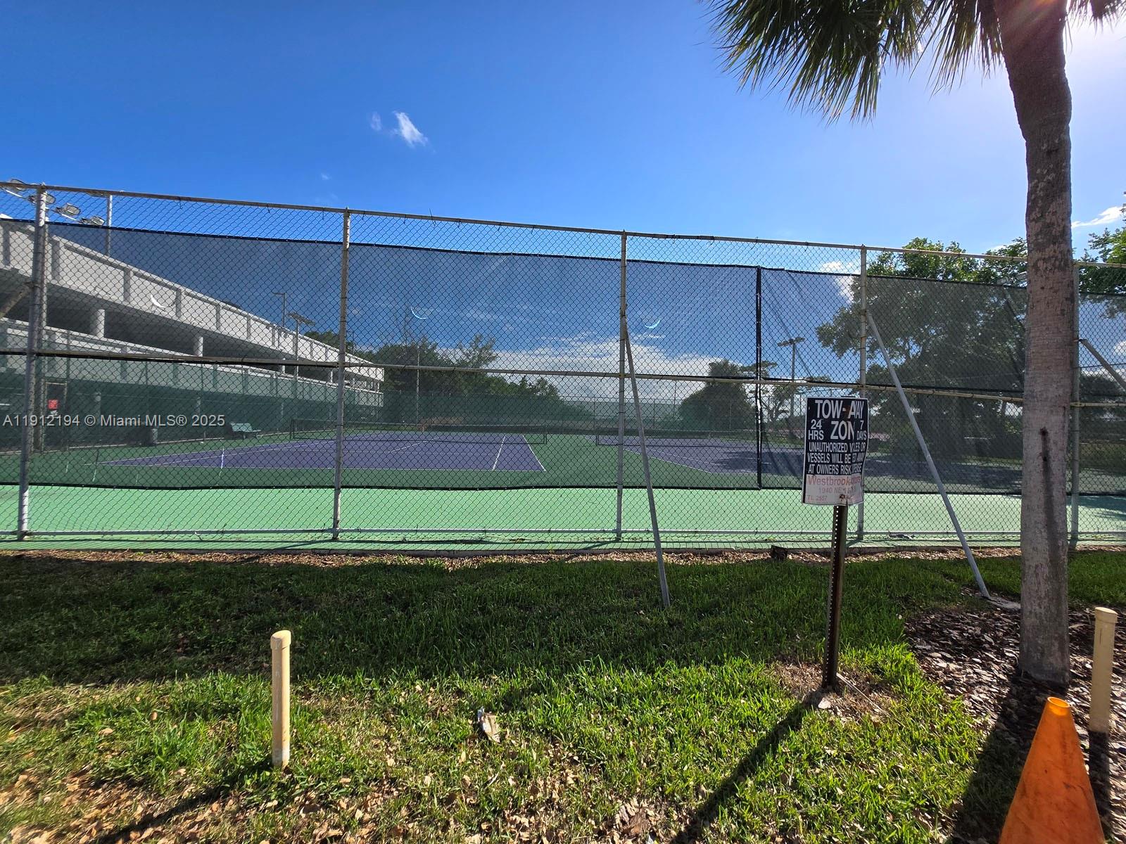 ARLEN HOUSE CONDO - Residential