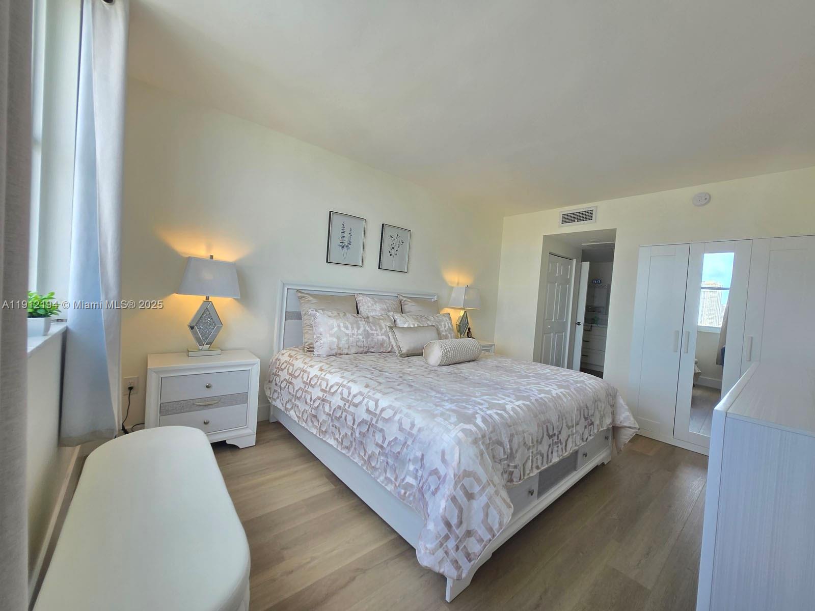 ARLEN HOUSE CONDO - Residential