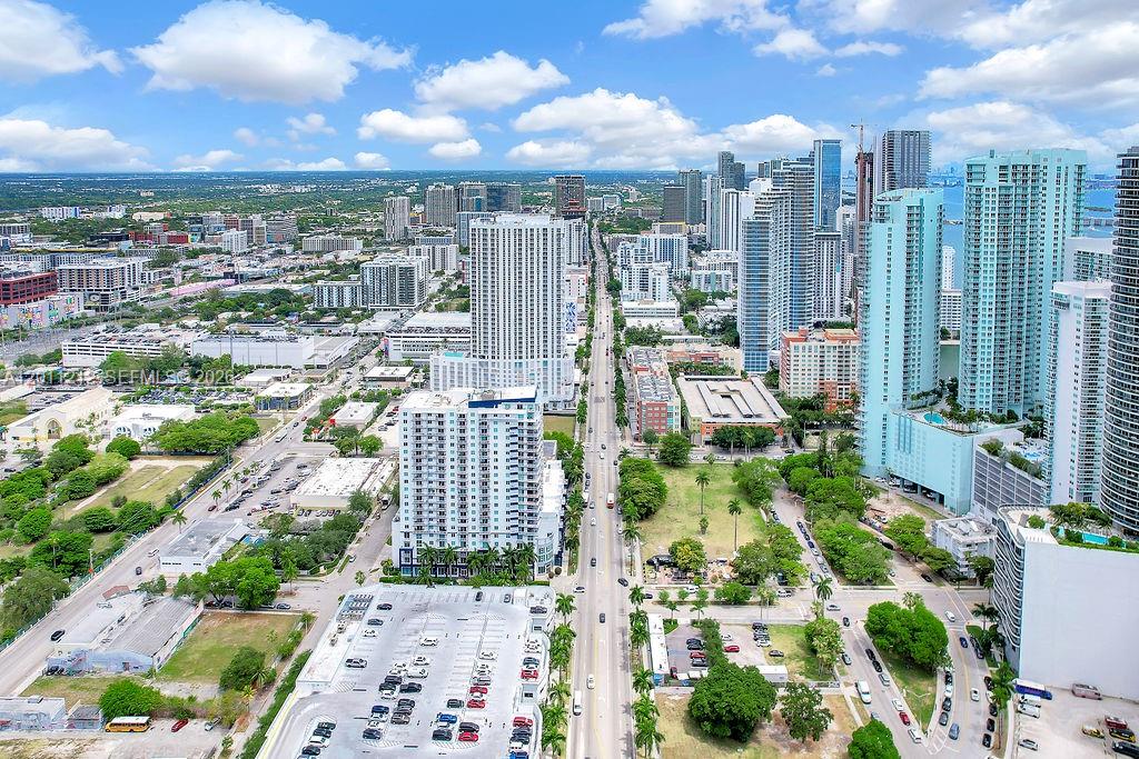 1800 BISCAYNE PLAZA CONDO - Residential