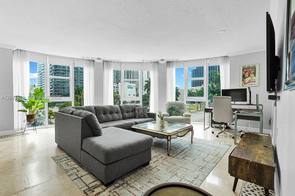 1800 BISCAYNE PLAZA CONDO - Residential