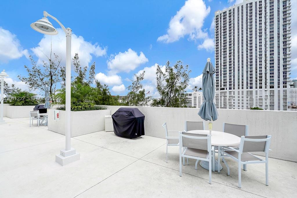1800 BISCAYNE PLAZA CONDO - Residential