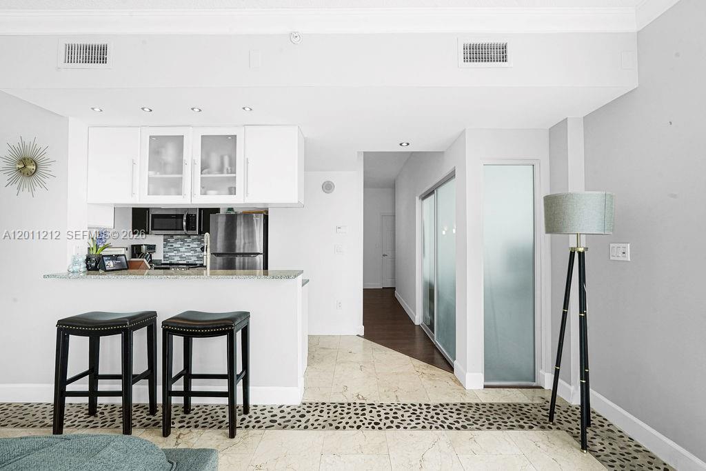 1800 BISCAYNE PLAZA CONDO - Residential