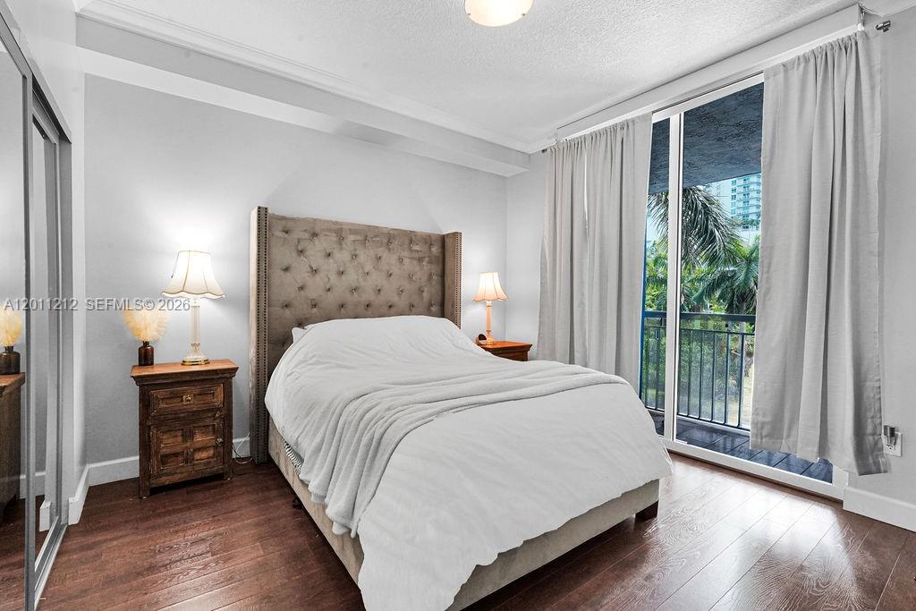 1800 BISCAYNE PLAZA CONDO - Residential