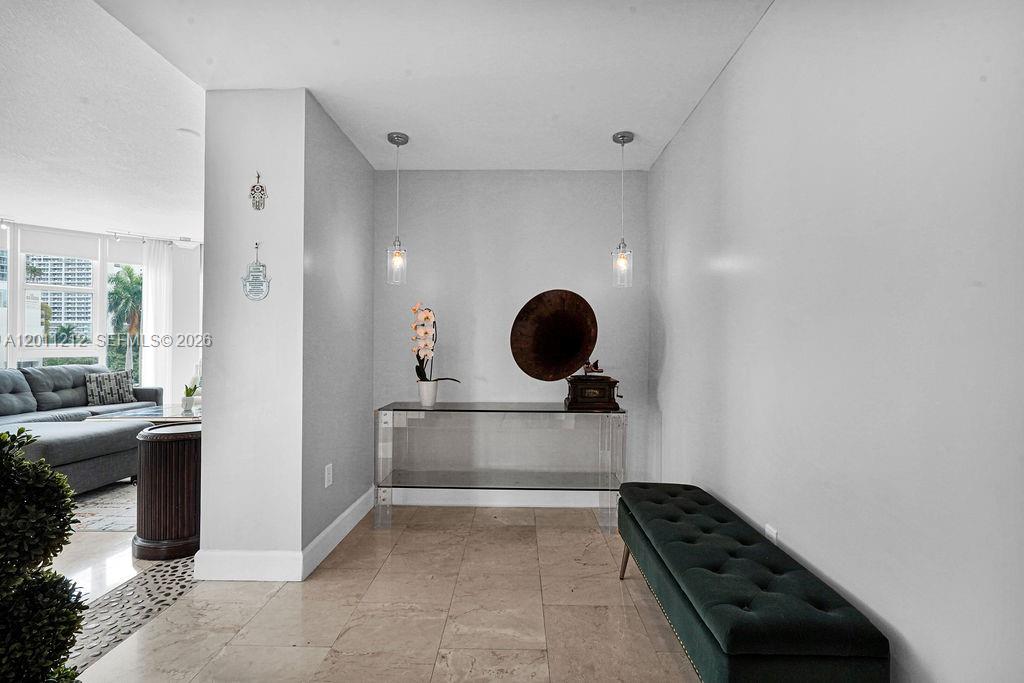 1800 BISCAYNE PLAZA CONDO - Residential