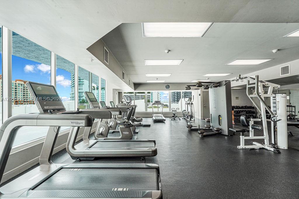 1800 BISCAYNE PLAZA CONDO - Residential