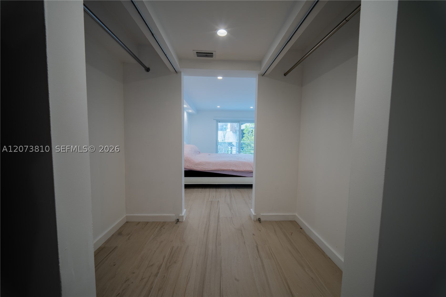 405 N Hibiscus Dr 202