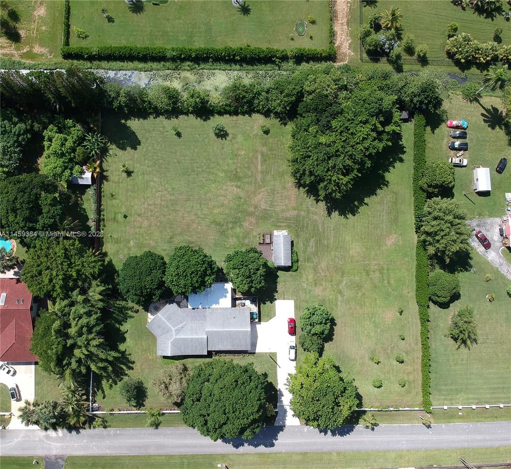 Photo of 17980 SW 57th St, Southwest Ranches, FL 33331 (MLS # A11459384)