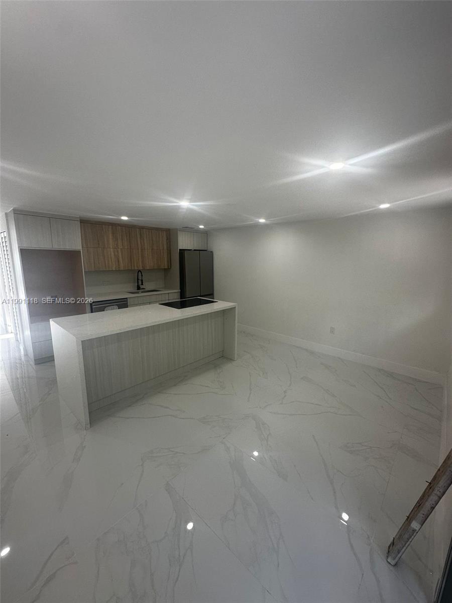 GREEN CLOSE - Residential