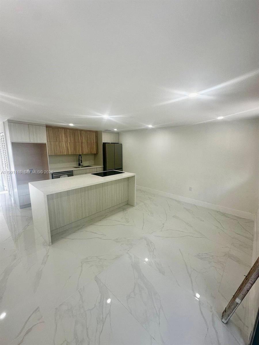 GREEN CLOSE - Residential